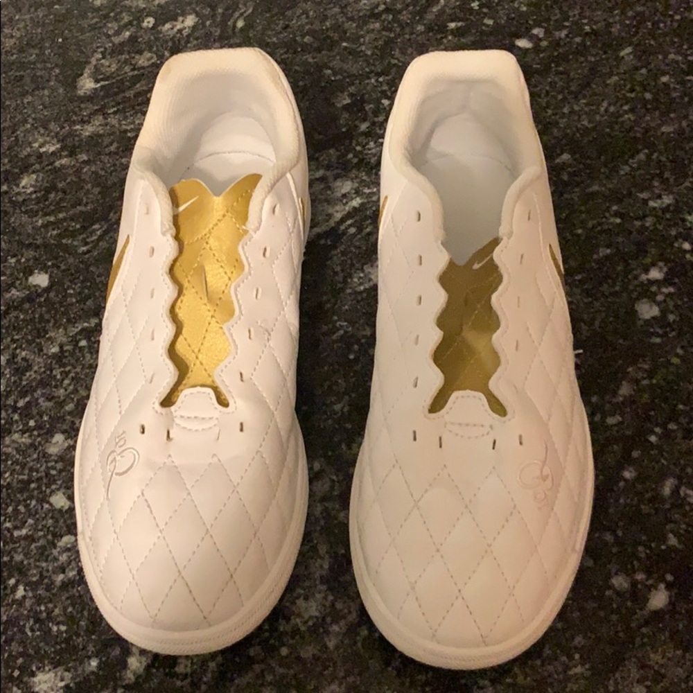 Nike Indoor soccer cleats size 5.5 (youth)